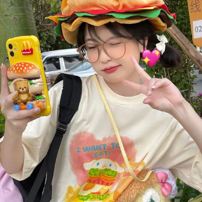 蒙娜丽莎与血月亮